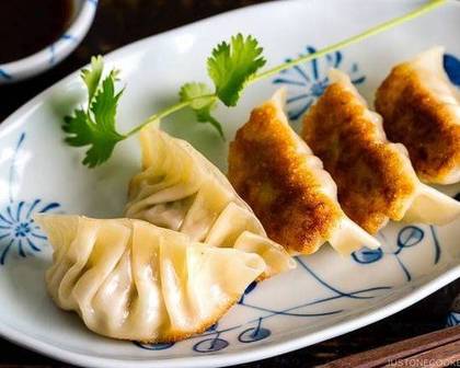 Chicken Gyoza 2 pcs