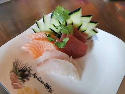 Mixed sashimi (6 pieces)