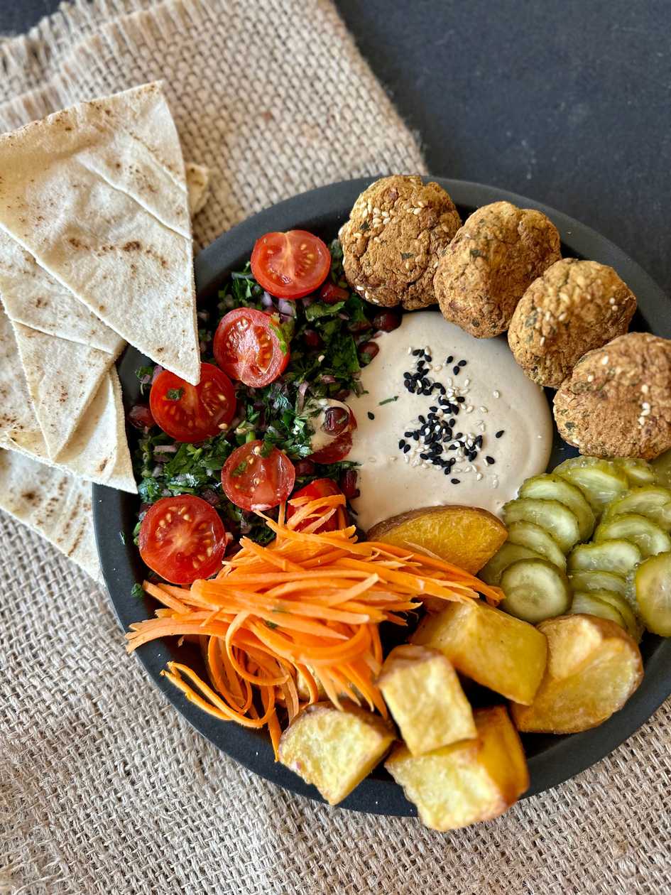 Falafel rainbowl /Pita445g