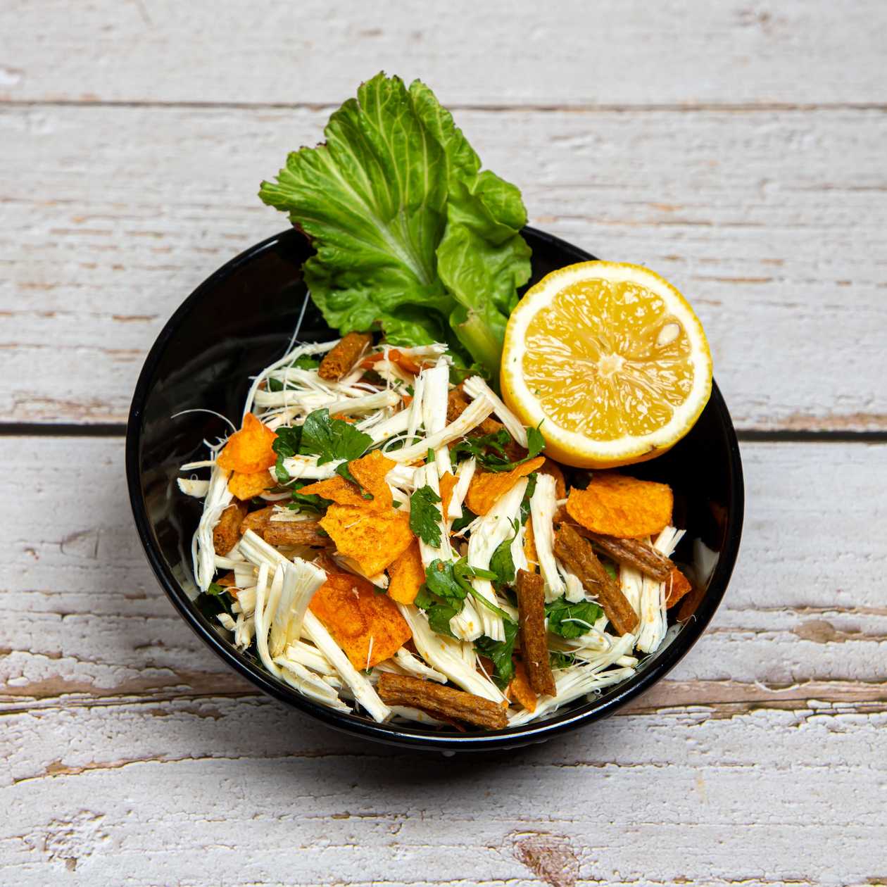 Fimi salatı suxarikdə(çipsi)
