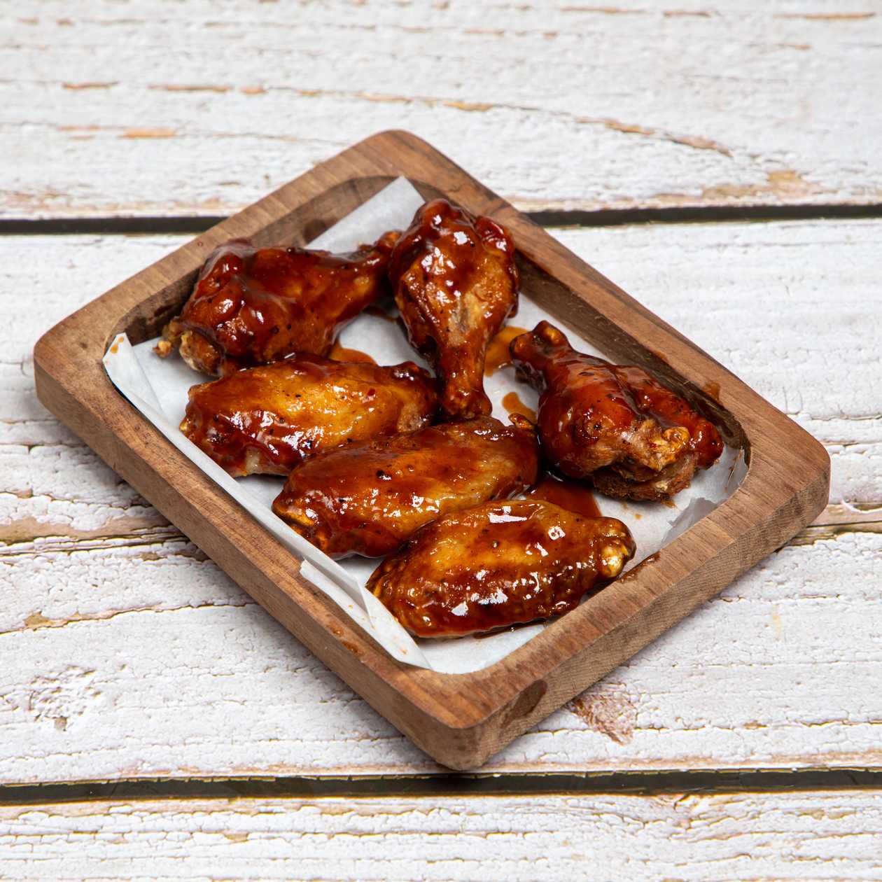 Toyuq qanadları BBQ sousda 3 ədədi