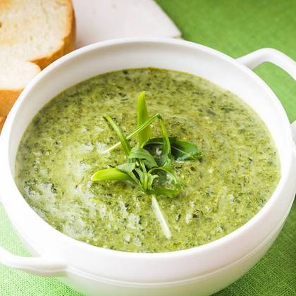 Spinach Roasted Garlic Soup