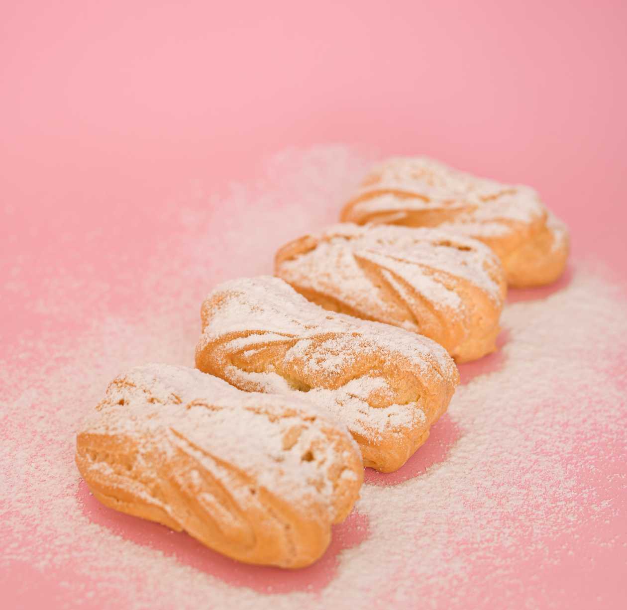 Eclairs with vanilla cream, 1pcs.