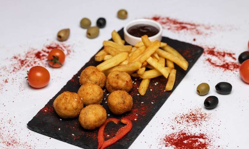 CHICKEN BALLS + FRİES