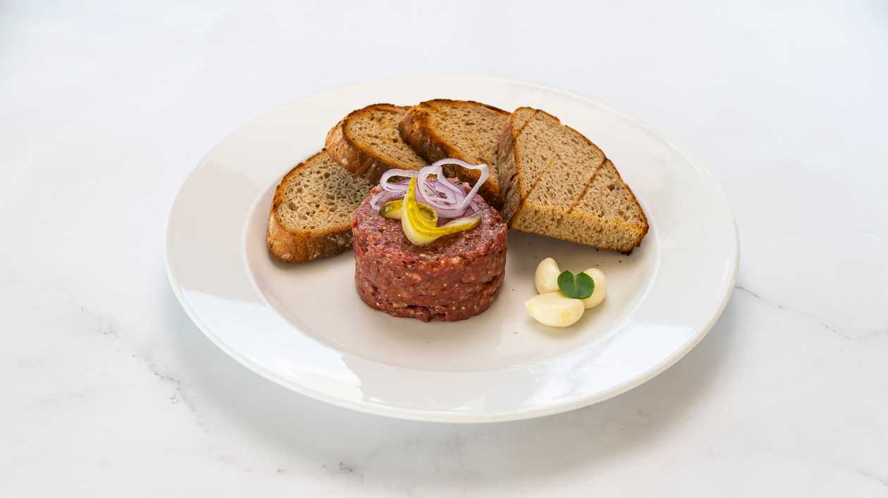 Classic mixed beef tartare