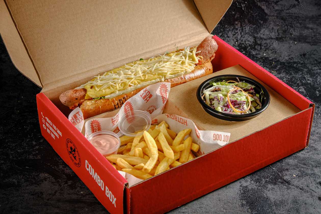 5 Cheese Dog + Potatoes + Salad + Drink