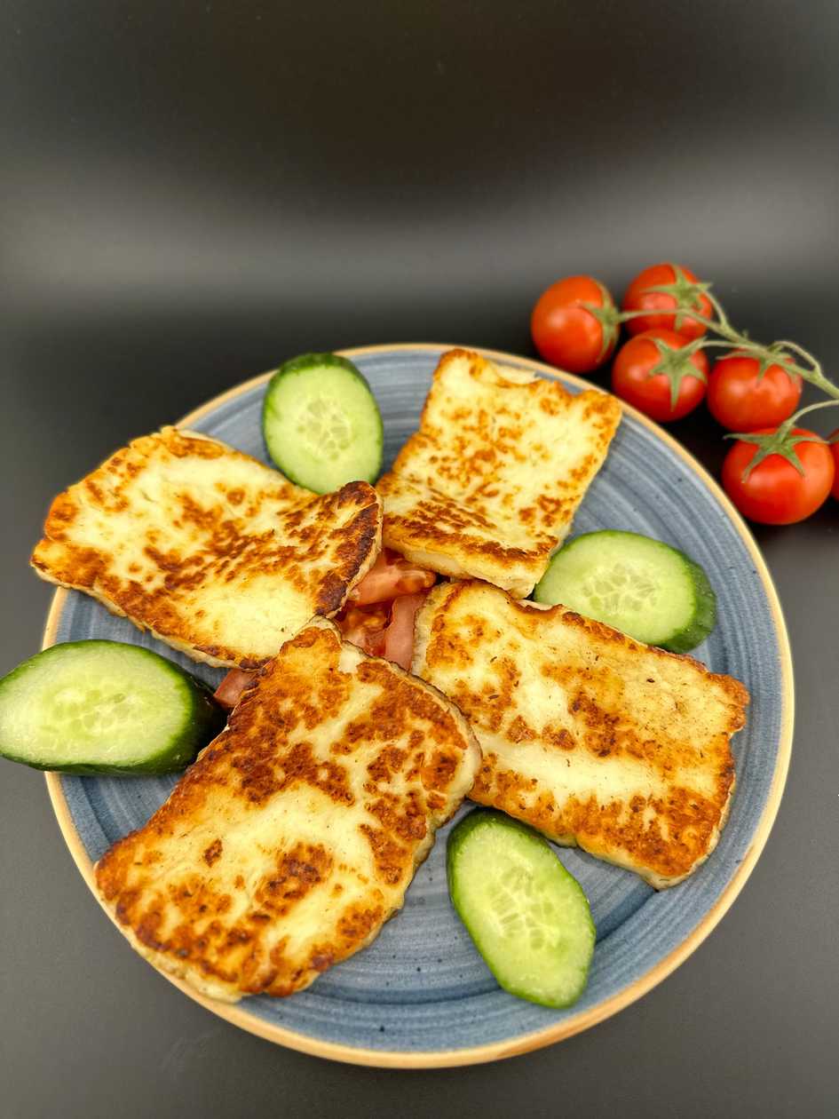 Grilled halloumi cheese