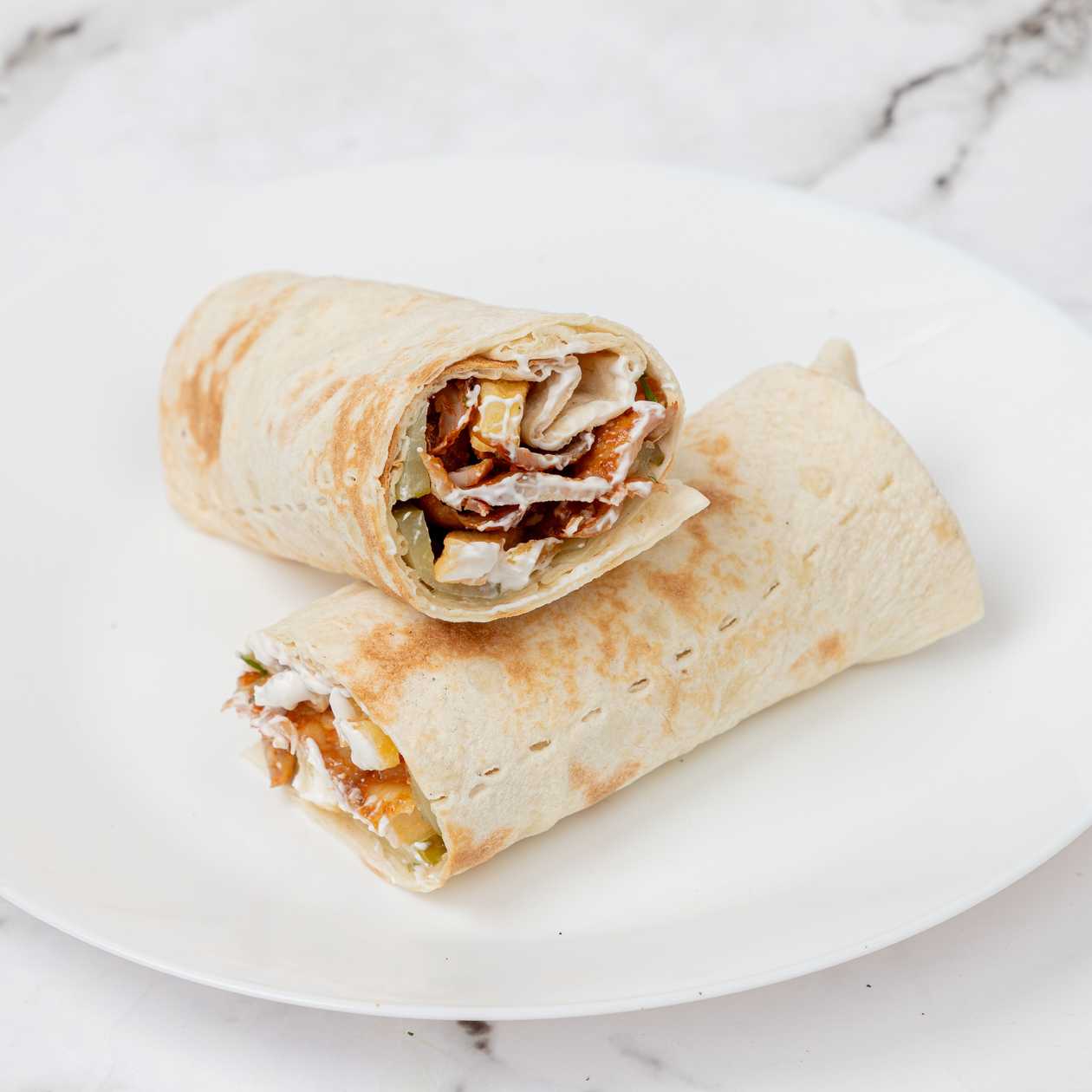 Şaurma lavaşda (Toyuq)