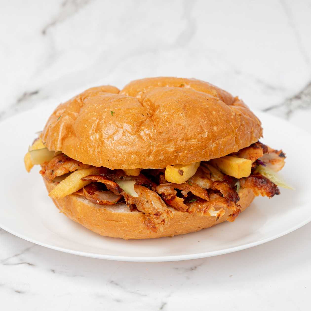 Şaurma çörəkdə (Toyuq)