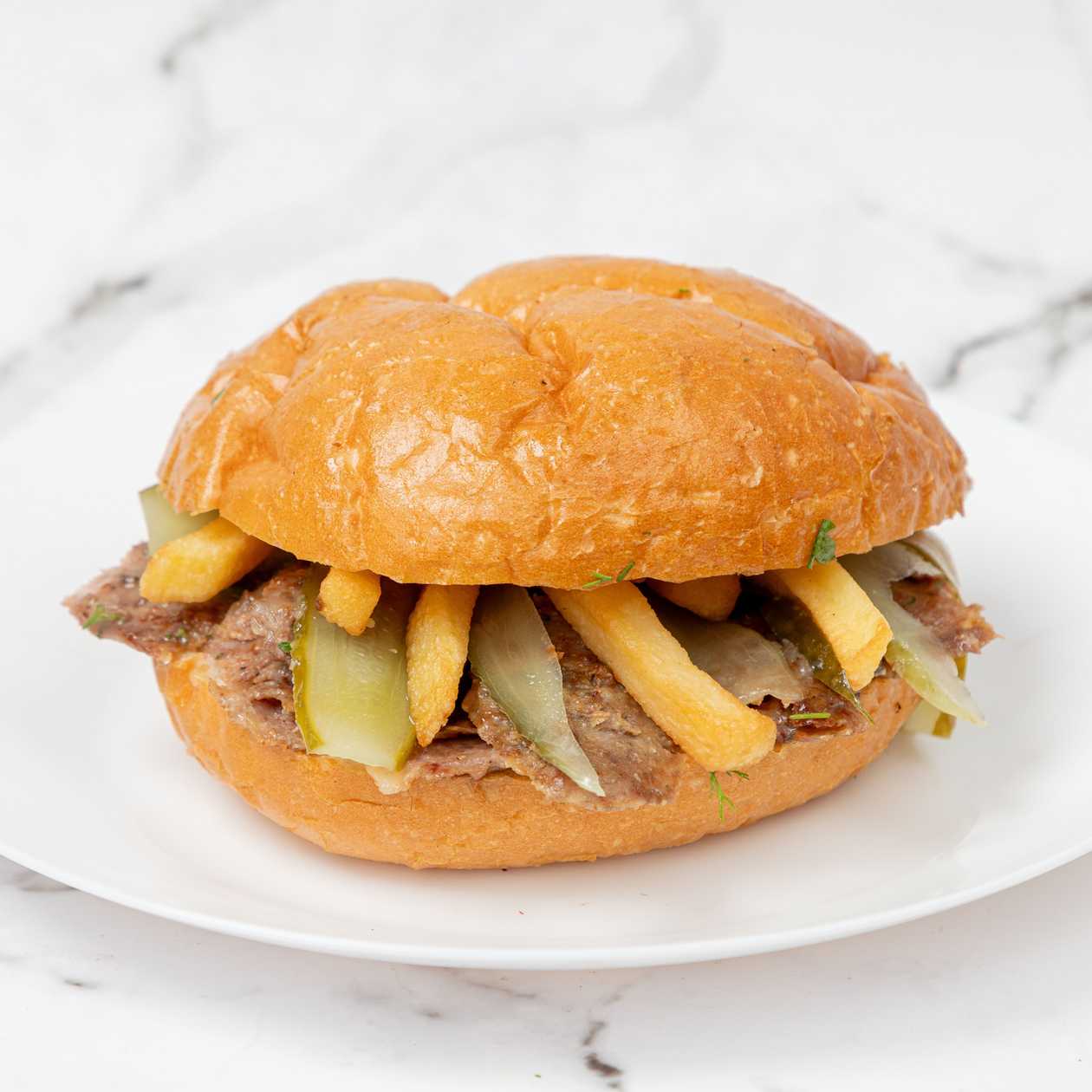 Şaurma çörəkdə (Ət)