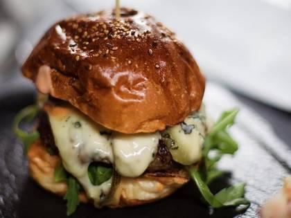 BlueChesse Burger w. Jalapenos