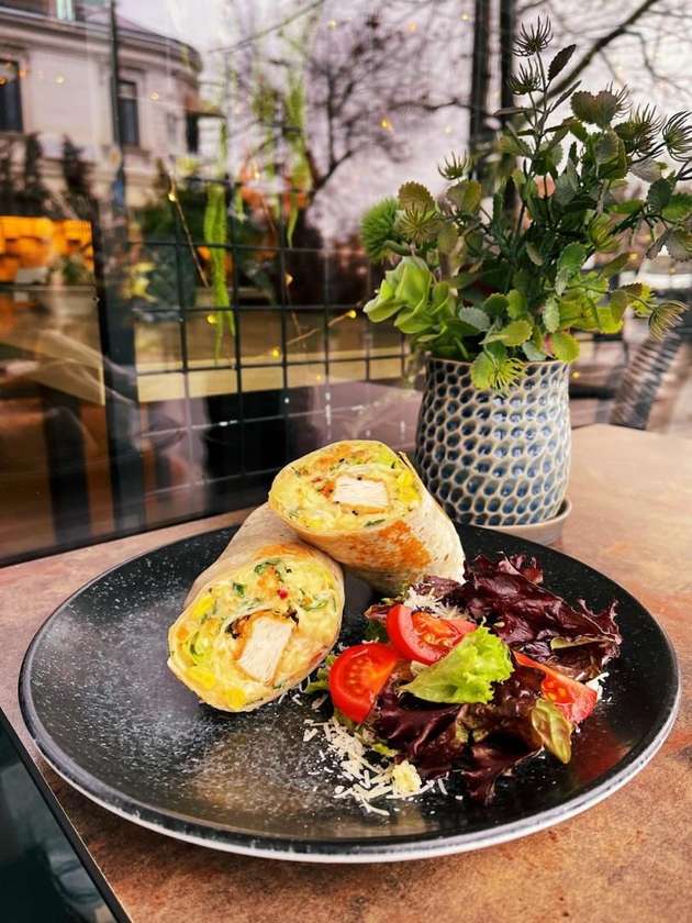 Wrap piept de pui crispy sesame