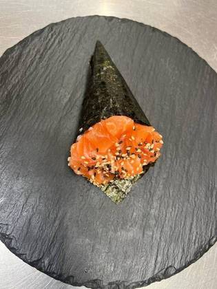Salmon Temaki