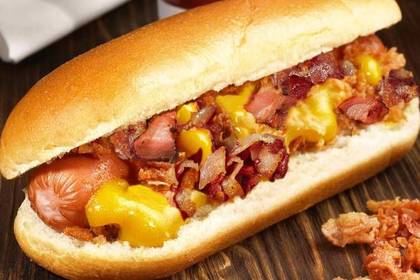 Creamy and Crunchy Hot Dog