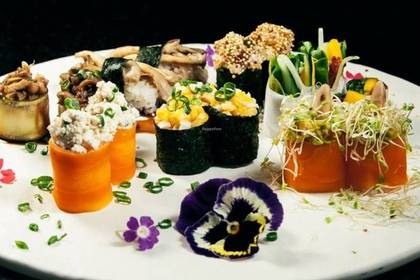 Vegan Sushi (18 Pieces)