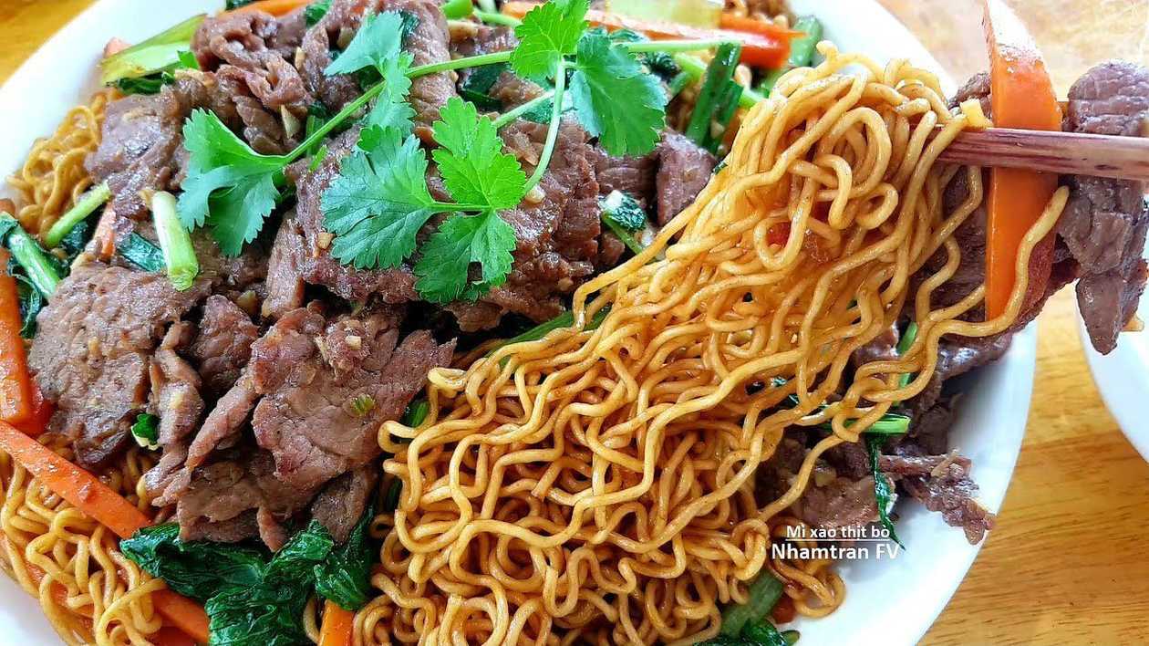 Stir-fried Instant Beef Noodles