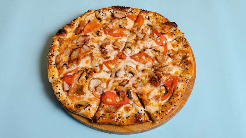 Pizza with Chicken and Mushrooms