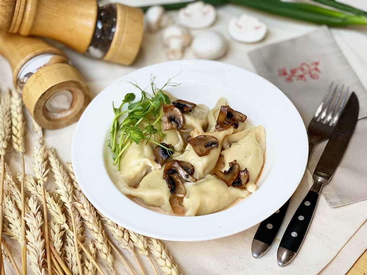 Вареники з куркою та грибами
