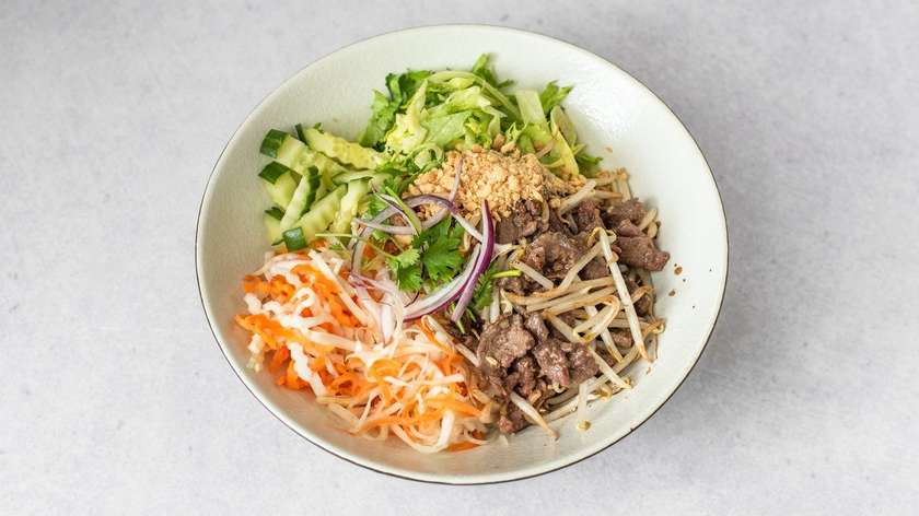 H03 Bun nam bo with beef