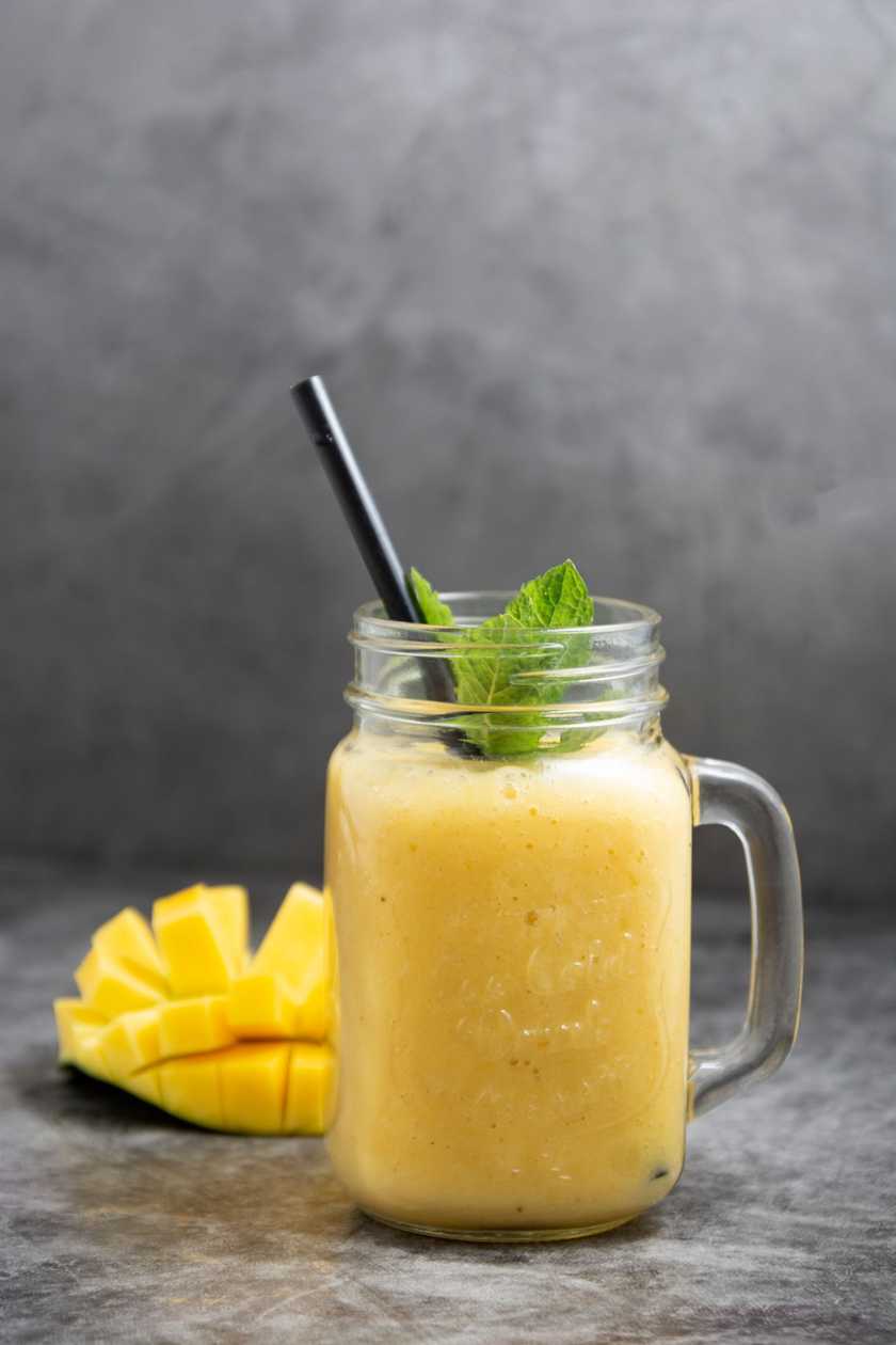 Mango and Pineapple Smoothie
