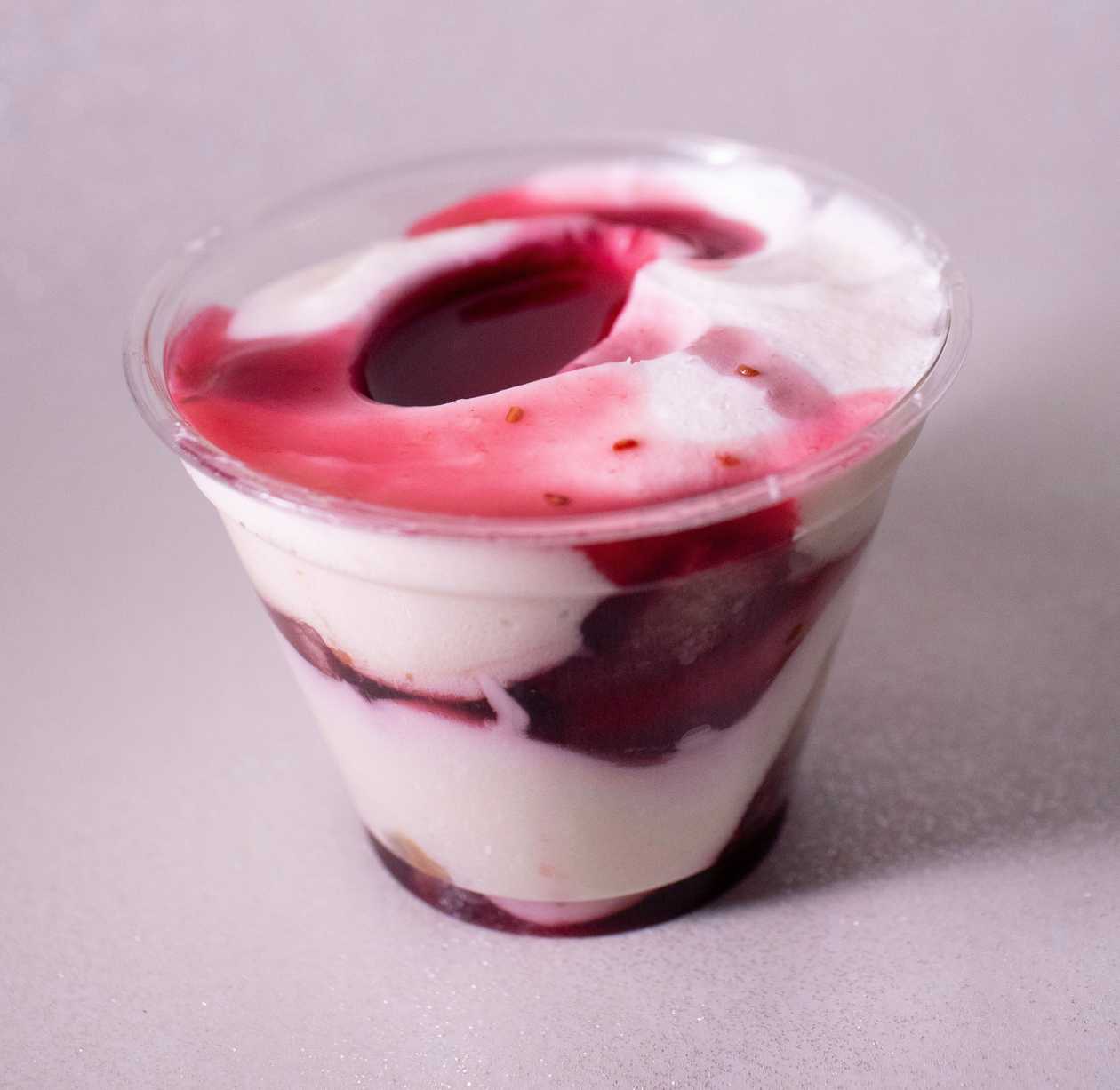 Tiramisu cu fructe de padure