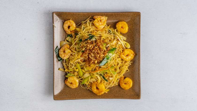 K010 Fried egg noodles with shrimp