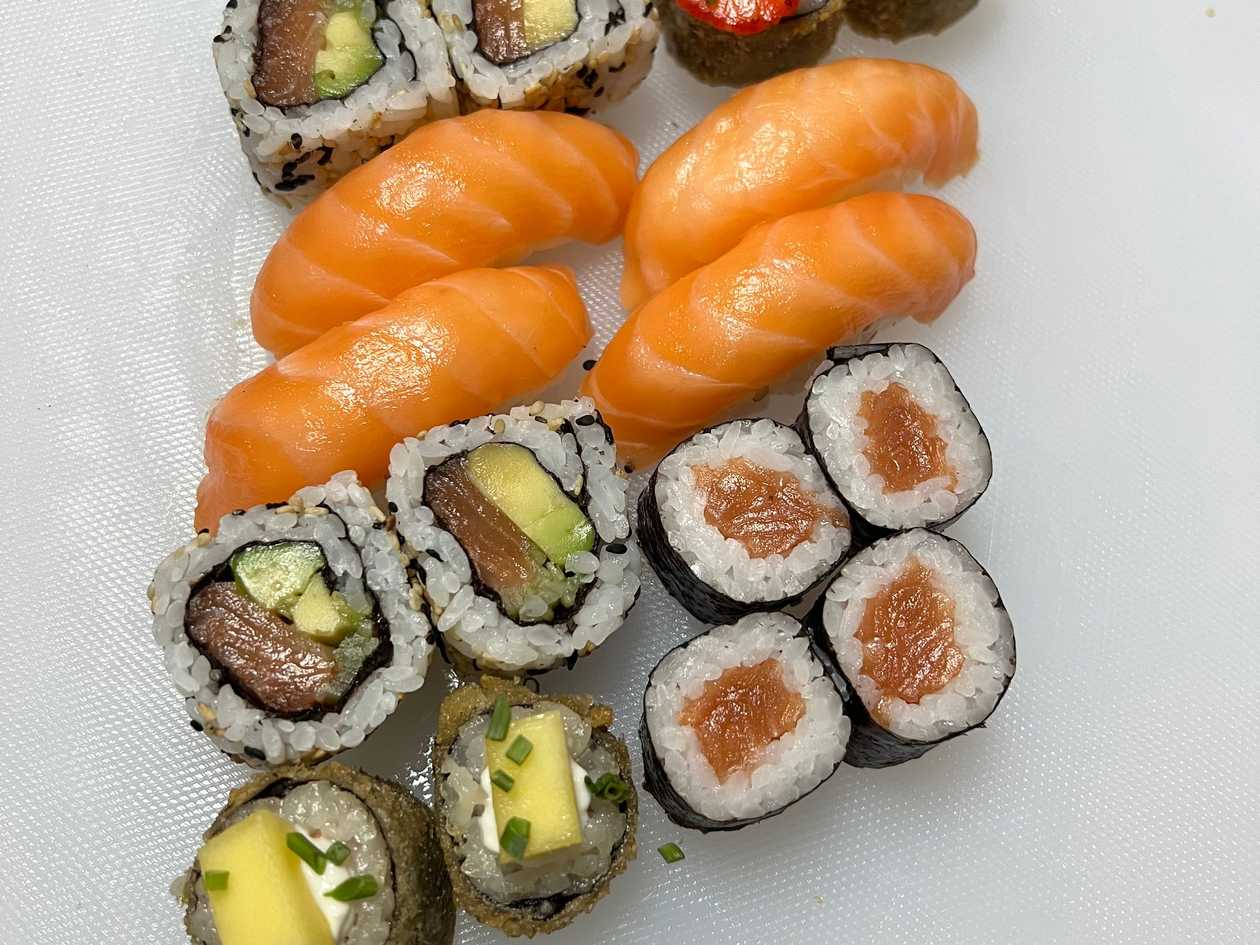 Sushi Mix 16 Pieces
