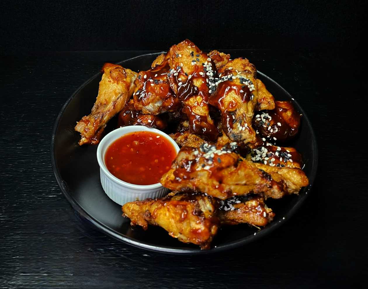 Buffalo chicken wings with Sweet chilli sauce - 16 pcs