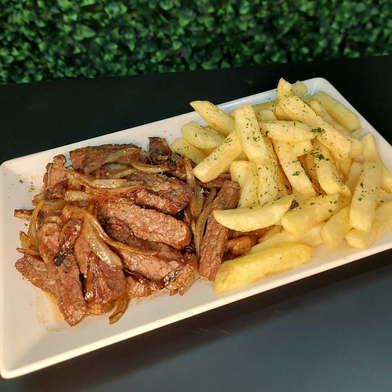 Picanha Appetizer with Fries
