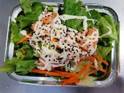36. Salada de Salmão
