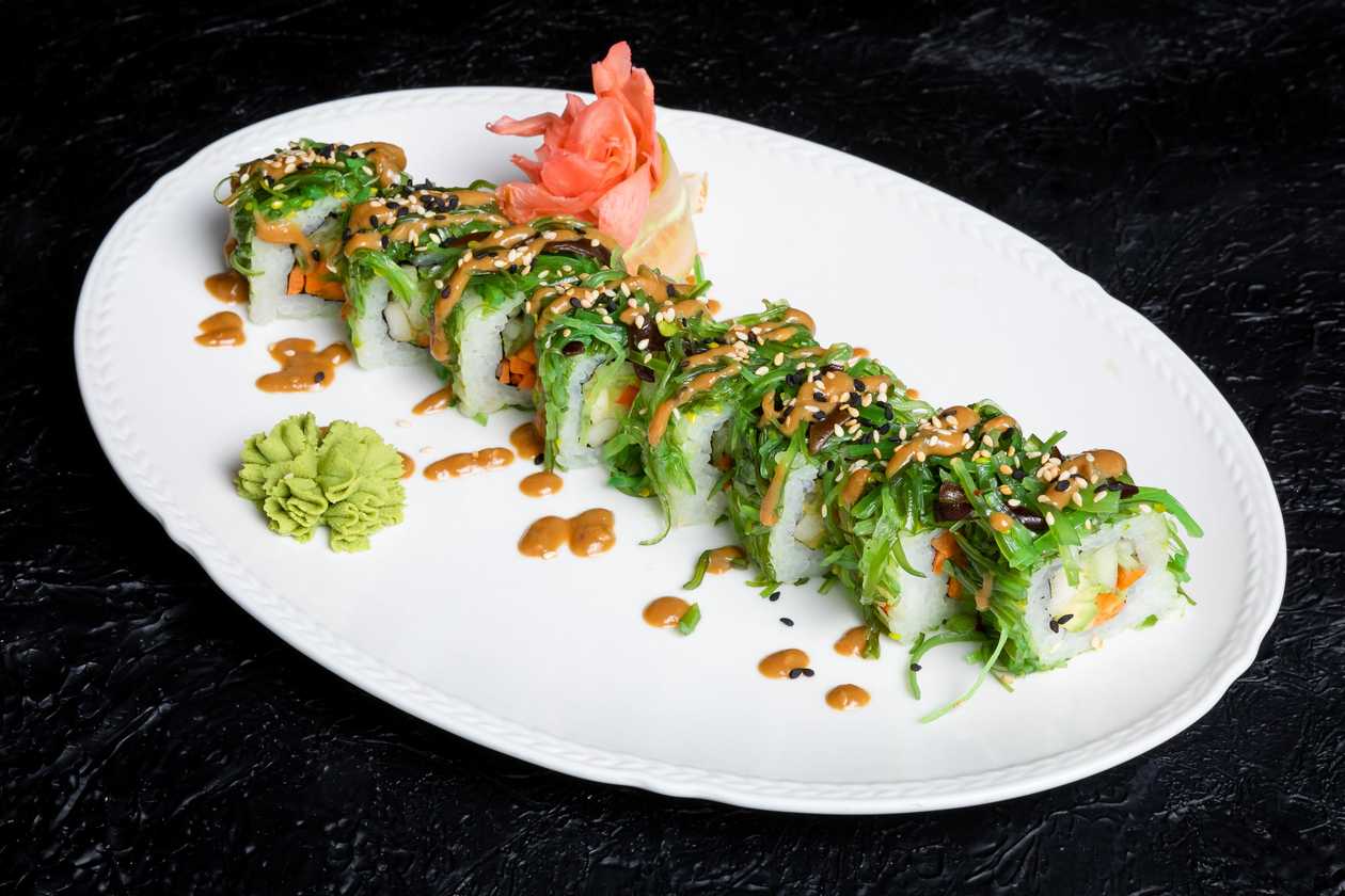 Vegan roll with Hiashi Wakame