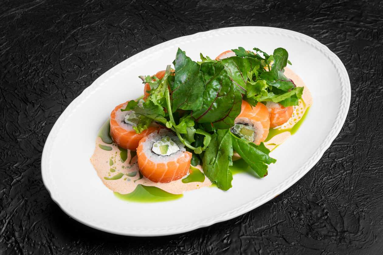 Roll Philadelphia with salmon