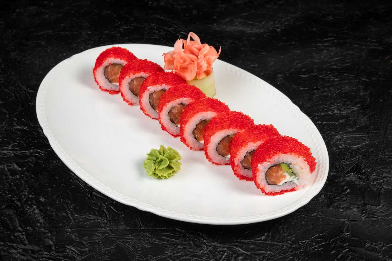 Roll California with salmon