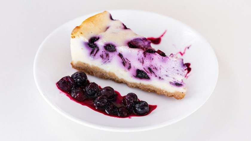 Blueberry Cheesecake Supreme 135g Per Piece