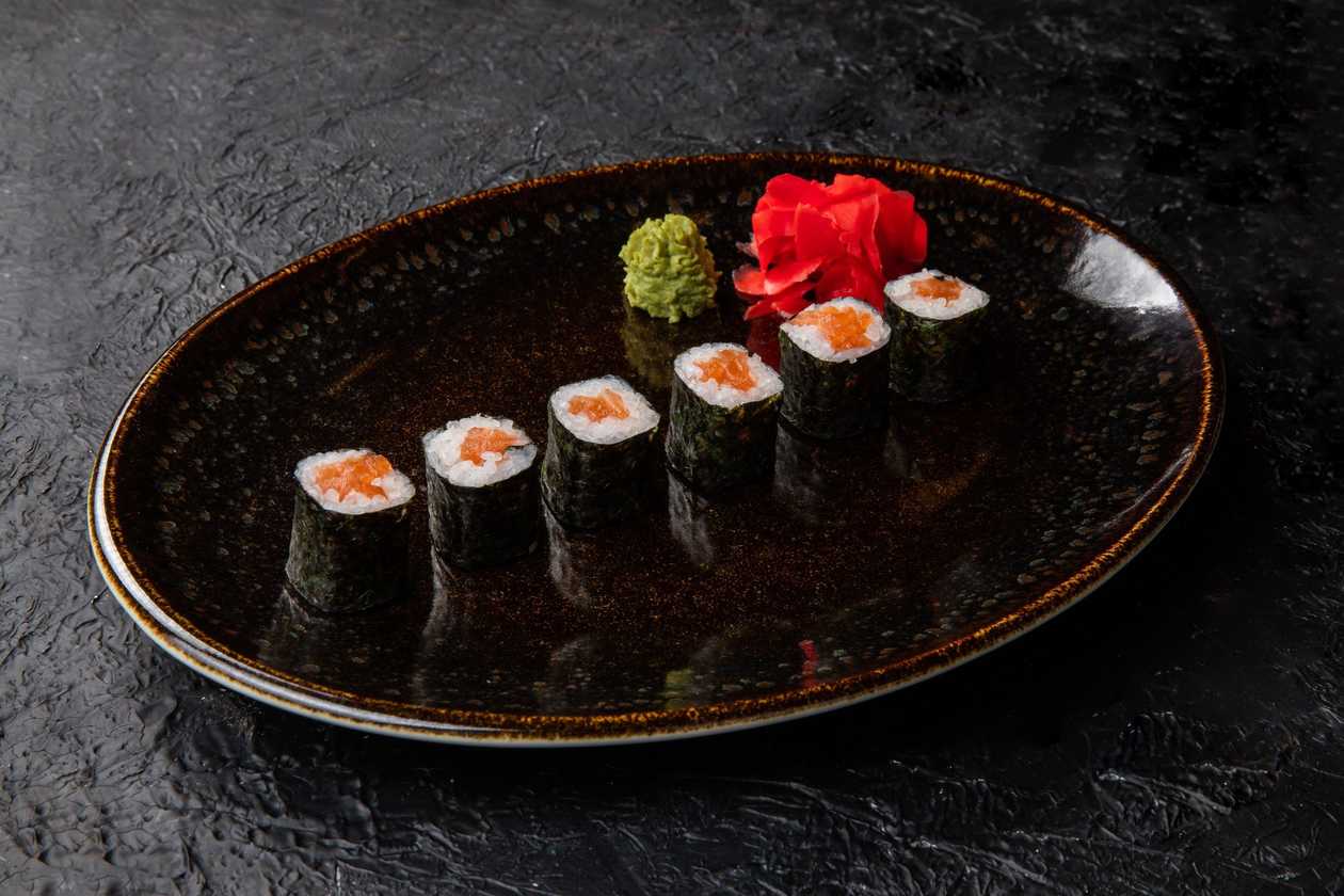 Maki with salmon