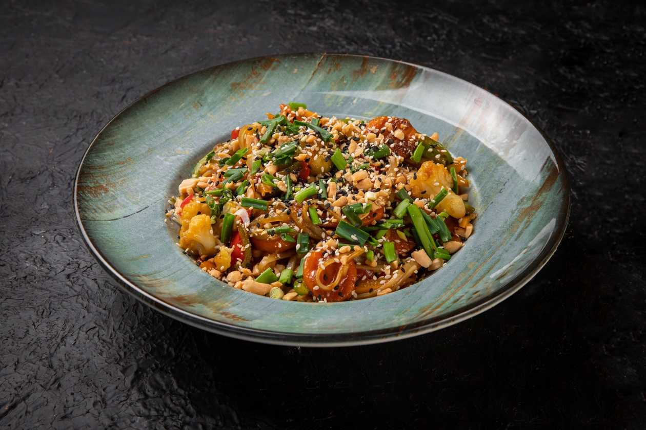 Rice noodles with vegetables