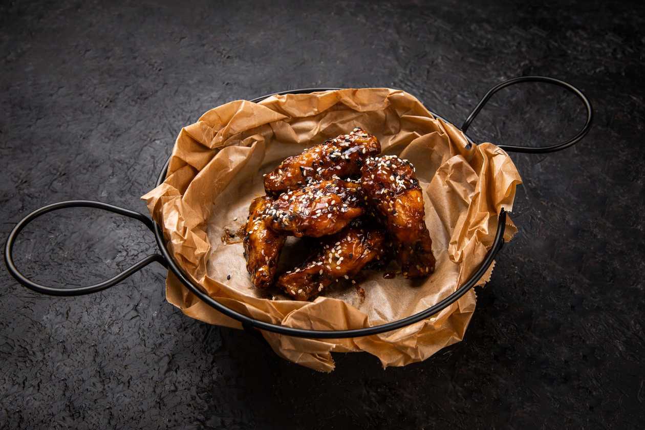 Chicken wings in Thai sauce