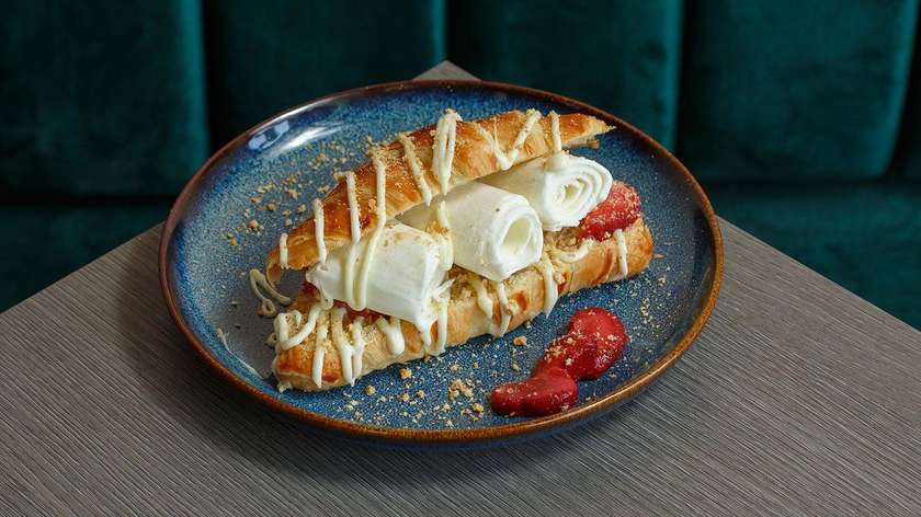 White Passion Croissant
