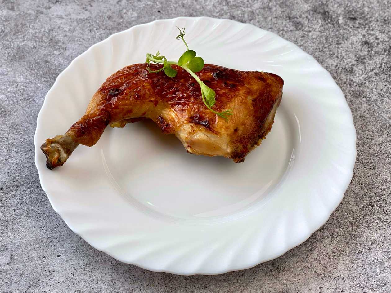 Oven-baked chicken leg