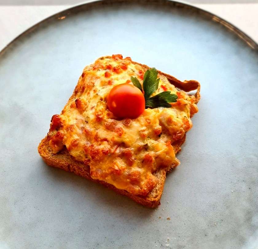 Soe võileib singi ja juustuga