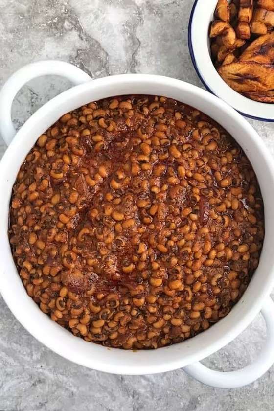 Beans stew with plain rice