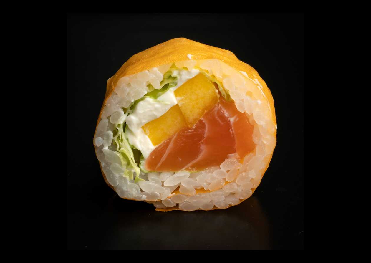 Futomaki salmon in soybean flake