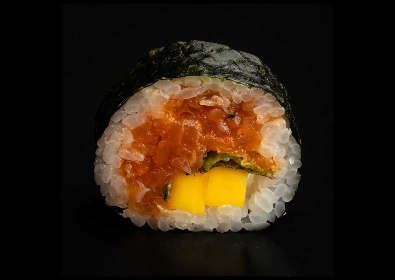 Futomaki salmon tartare