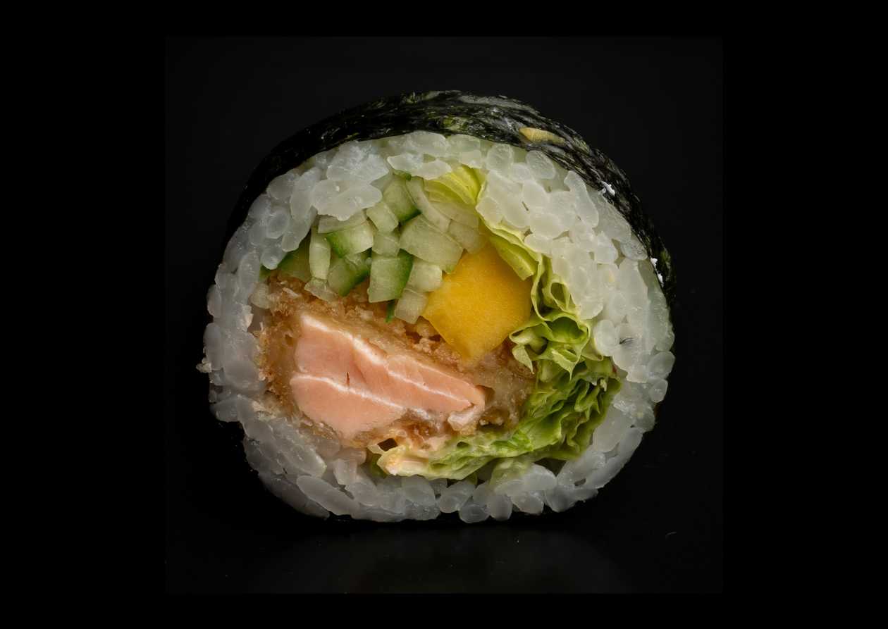 Futomaki salmon in panko