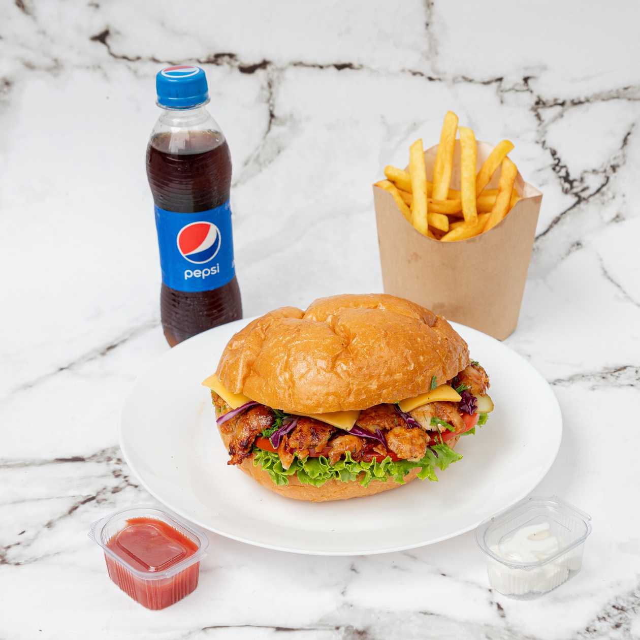 Tombik (Toyuq) + French fries + Pepsi (250 ml) və ya Ayran (180 ml)