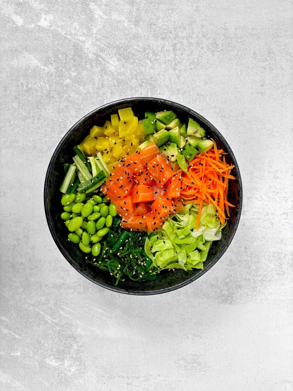 Poke green with Salmon