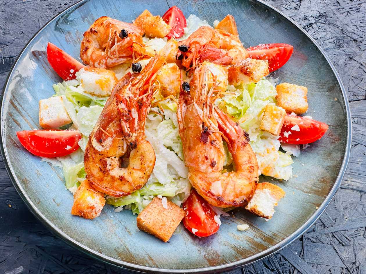 Caesar salad with shrimps