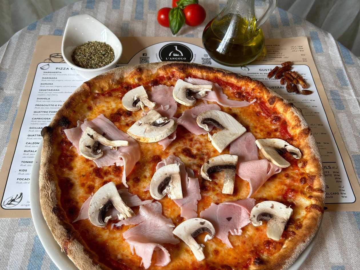 Pizza Prosciutto e Funghi
