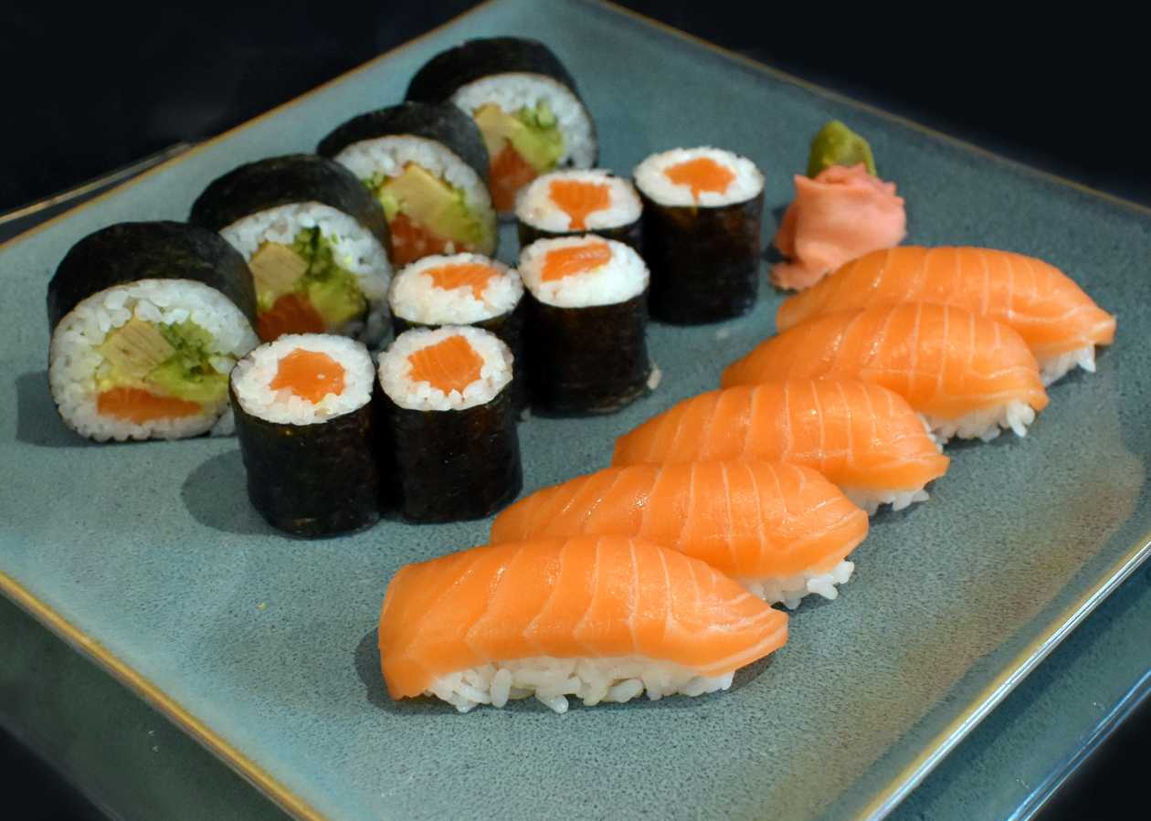Salmon 5 & Maki (465g)