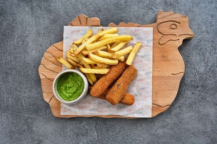 HOUSE MADE BREADED FISH, FRIES & MASHY PEAS